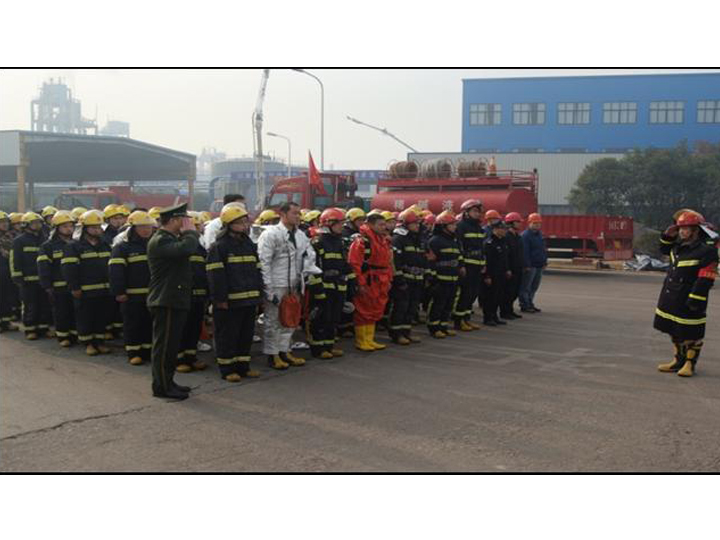 2014年1月配合金華市消防支隊進行危險化學品事故跨區域拉動演練1