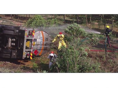 2013年7月14日蘭溪丙烯酸乙酯槽車側翻救援